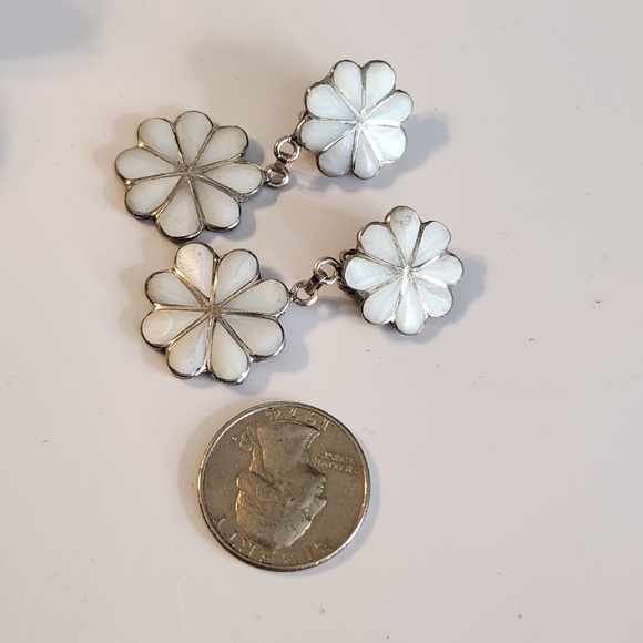 zuni double pawn flower vintage mother of pearl sterling silver clip earrings - Picture 5 of 9